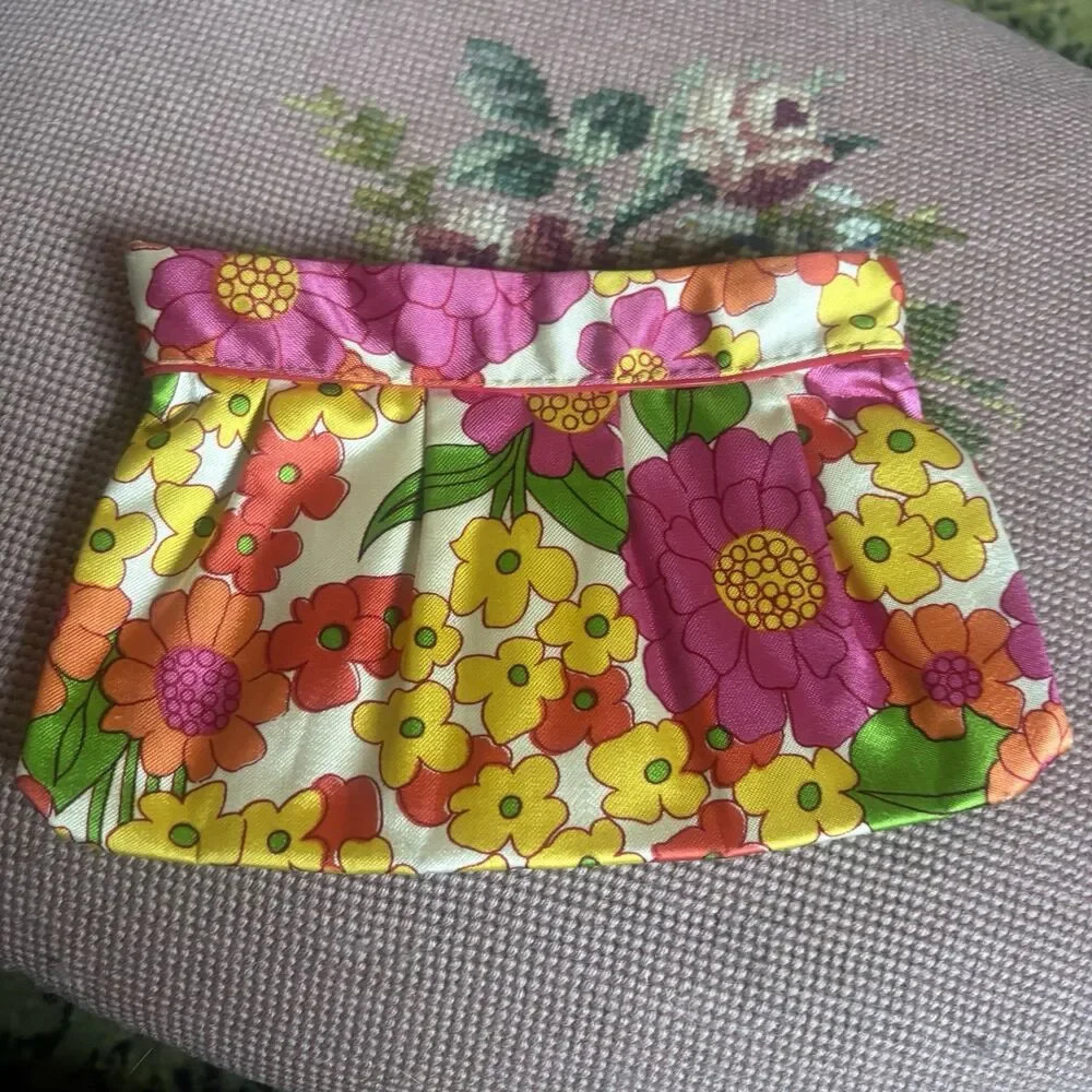 Vintage 60s Flower Power Tapestry Clutch Coin Purse 1960s Whimsical Floral Mod